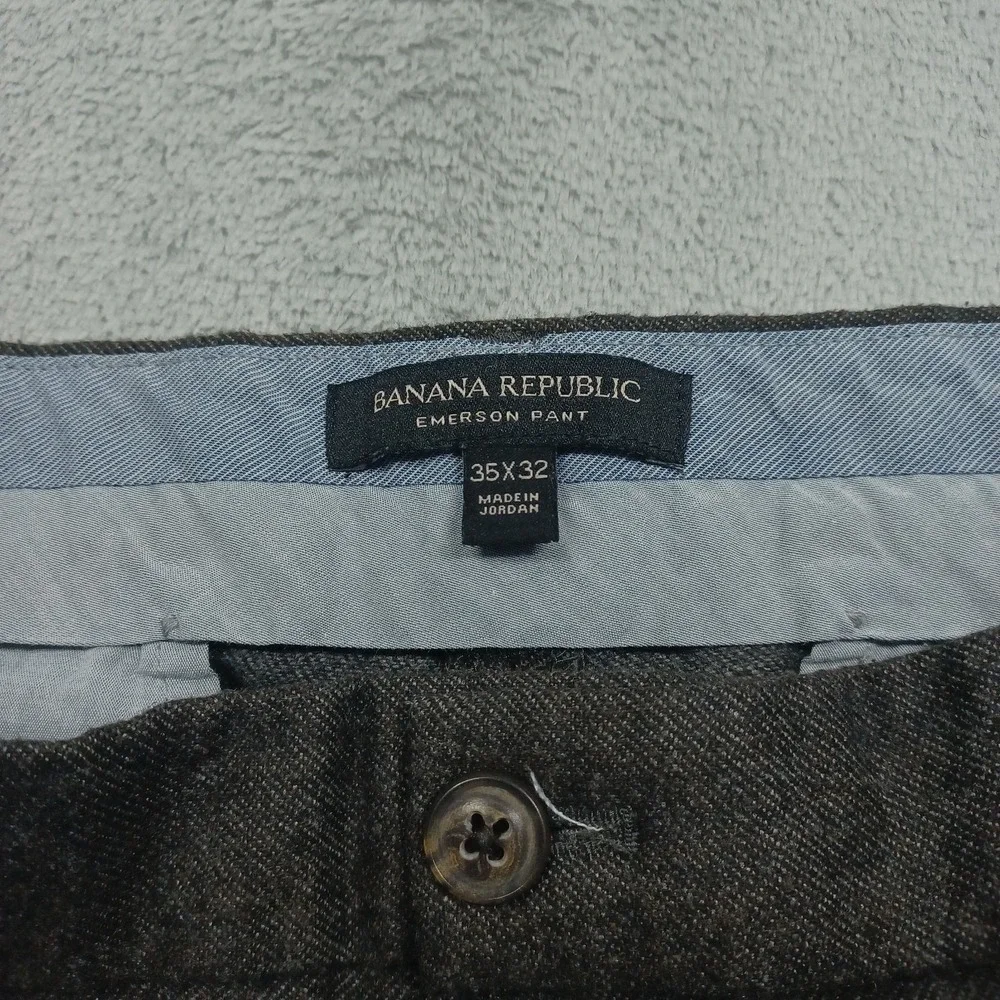 Banana Republic please see